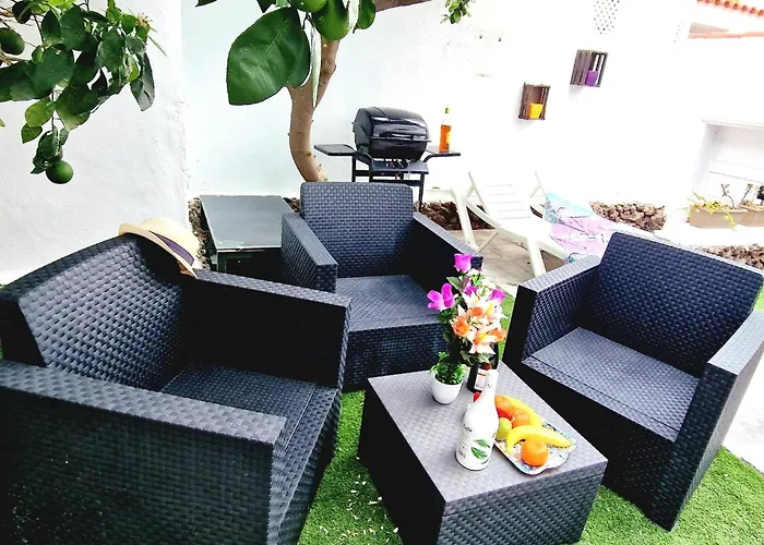 Blanca Apartment, Garden View 2 Bedrooms Сasa de vacaciones *