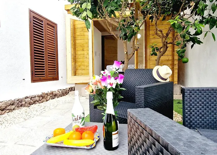 Blanca Apartment, Garden View 2 Bedrooms Адехе