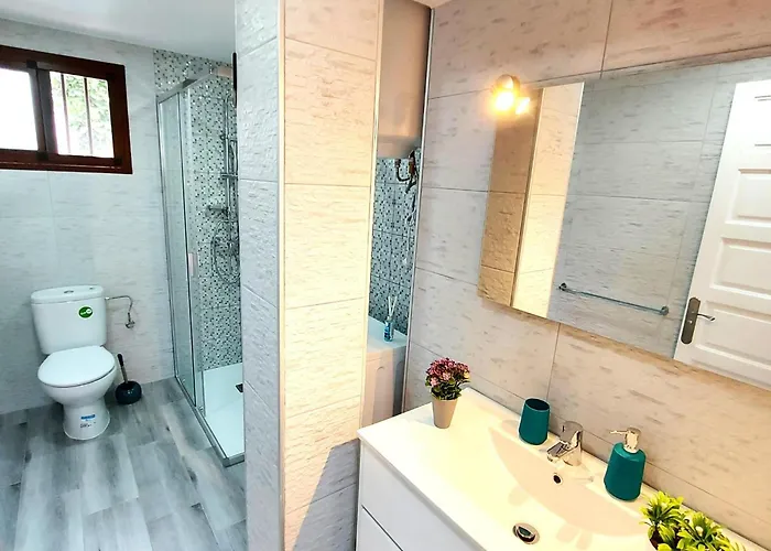 Blanca Apartment, Garden View 2 Bedrooms Будинок відпочинку *