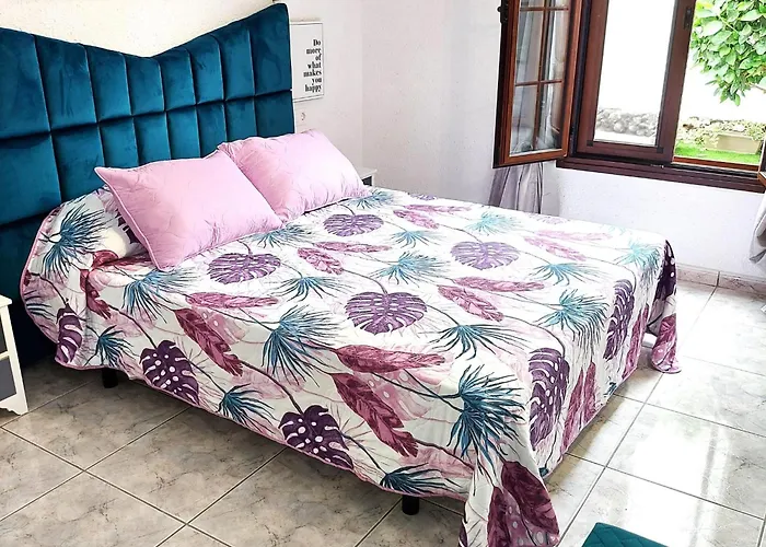 Blanca Apartment, Garden View 2 Bedrooms Будинок відпочинку Адехе